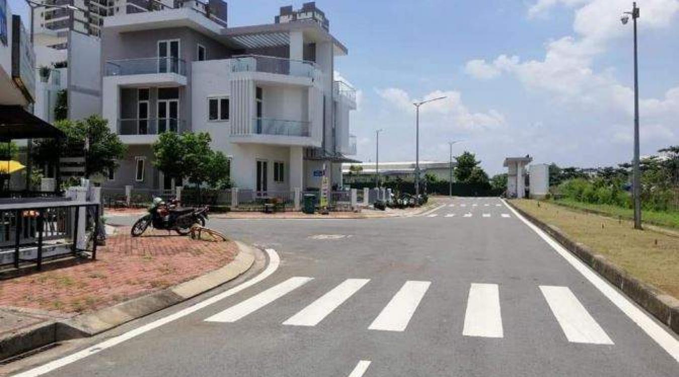 Bán nhà đường Nguyễn Văn Cự, Tân Tạo A, Bình Tân.