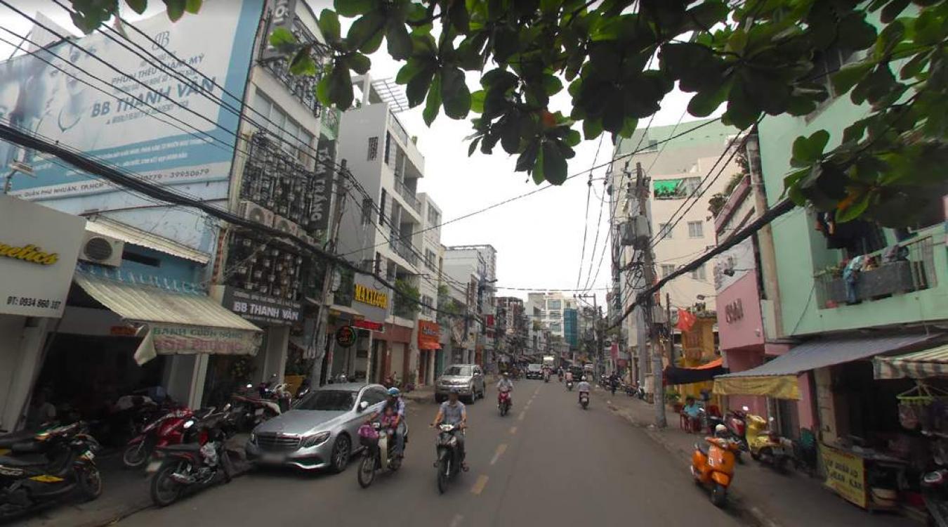 Bán nhà đẹp mặt tiền đường Huỳnh Văn Bánh, Phú Nhuận.
