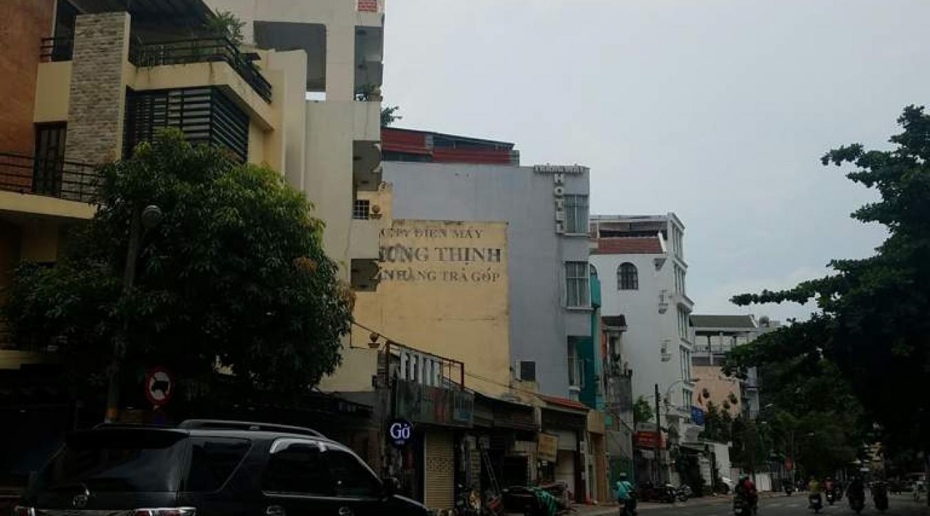 Bán nhà góc 2 mặt tiền (9.7 x10.2m )sáng đẹp Đào Duy Anh, Q. Phú Nhuận