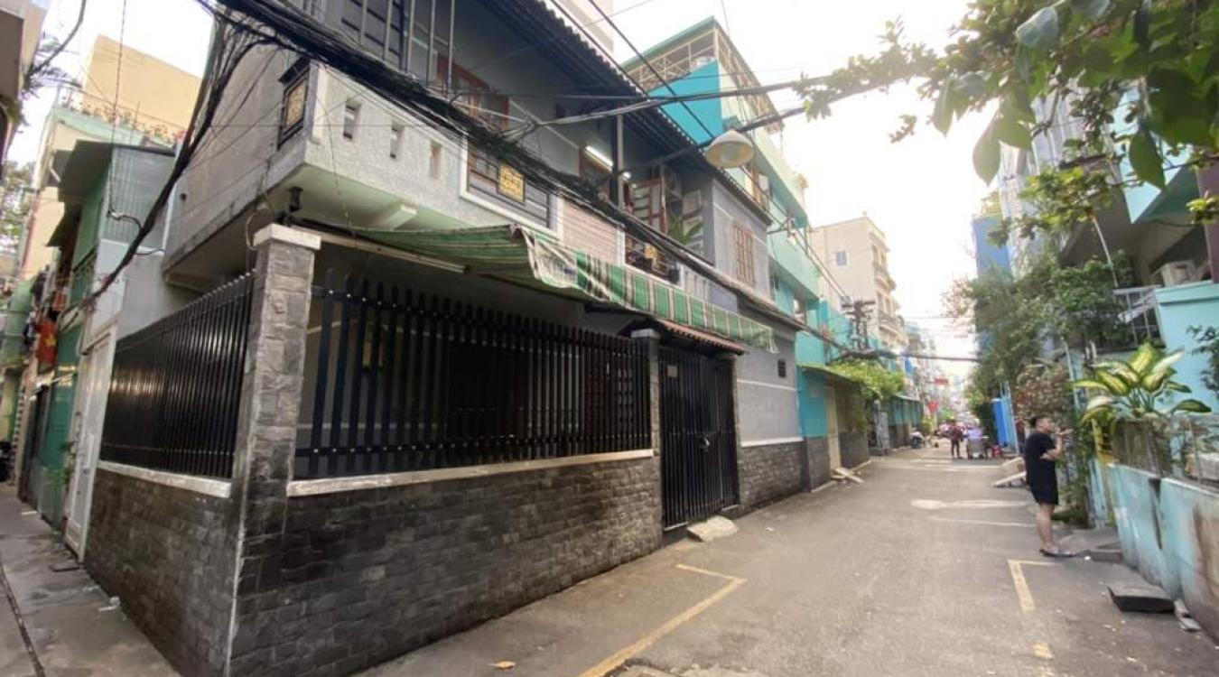 Gia đình cần chuyển về Hà Nội nên bán nhà hẻm đường Trần Hưng Đạo, Quận 1.